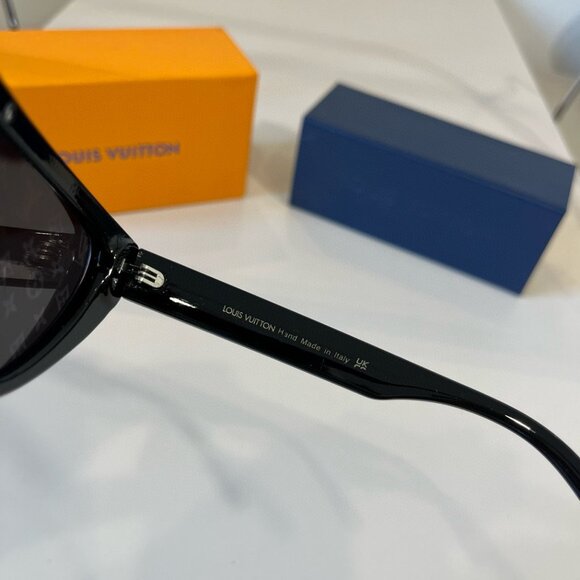 LV sunglassesπ - Picture 7 of 9